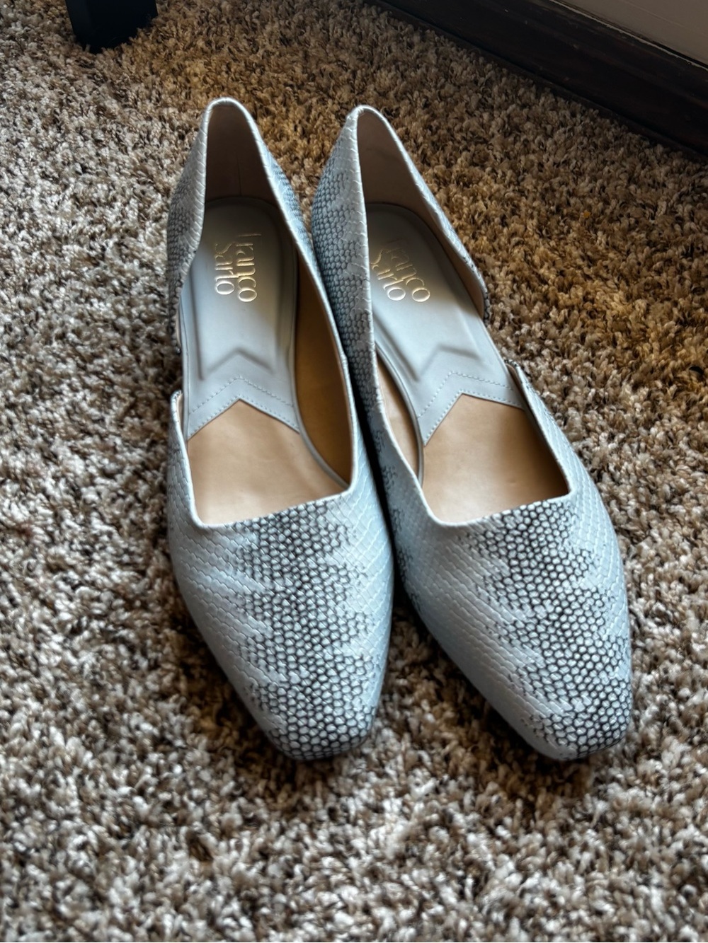 Franco Sarto Light Gray Snake-Embossed Pointed Flats size 10M